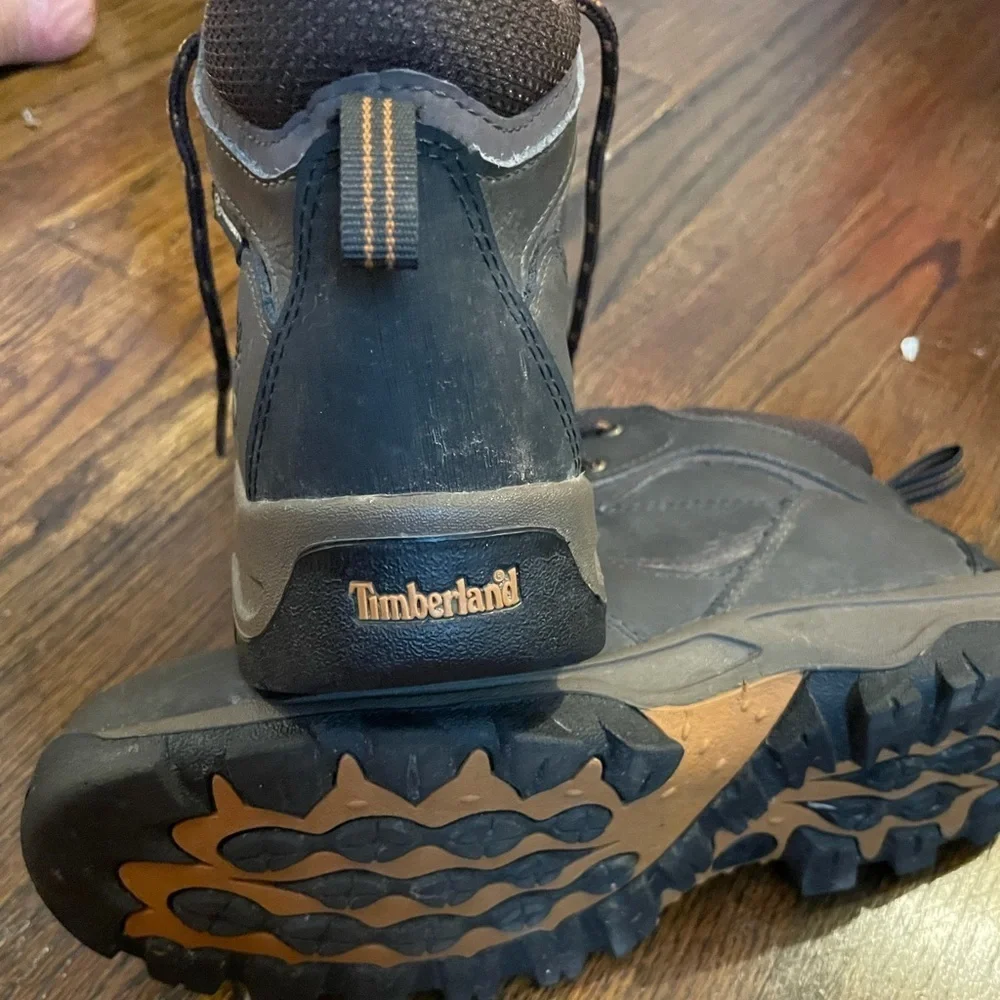 Timberland waterproof hiking boots boys size 5